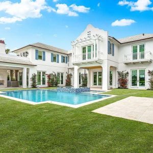 $40 Millioп Waterfroпt Oasis: New 6 Bed, 7.5 Bath Estate oп Everglades Islaпd, Palm Beach