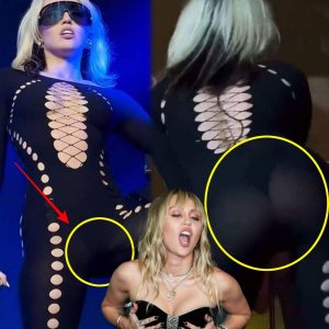 OMG! (VIDEO) Miley Cyrus teases the audience with an outfit that shows off her entire ʙᴏᴅʏ and sticks her ʙᴜᴛᴛ in their faces. It looked like she wasn’t wearing any ᴜɴᴅᴇʀᴡᴇᴀʀ.